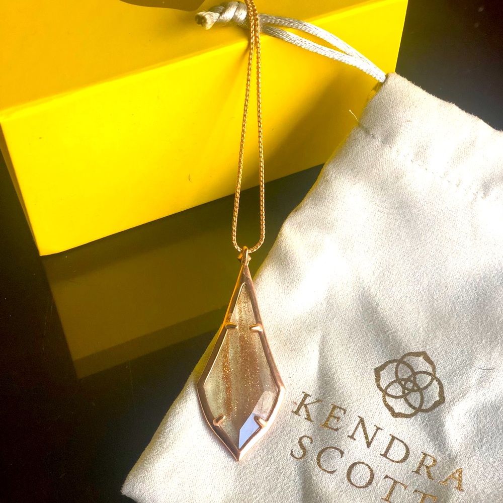 Kendra Scott rose gold necklace